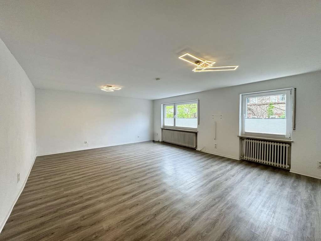 Immobilie in Frankeneck - Gemütliches Einfamilienhaus mit Garten, Garage und Ausbaupotenzial in Frankeneck. - Bild 2
