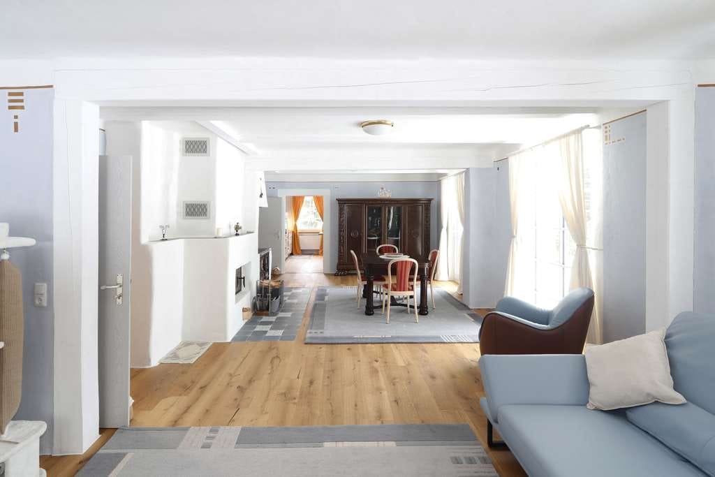 Immobilie in Eibenstock - Edel saniertes Wiesenhaus in absolut ruhiger waldreicher und sonniger Einzellage - Bild 3