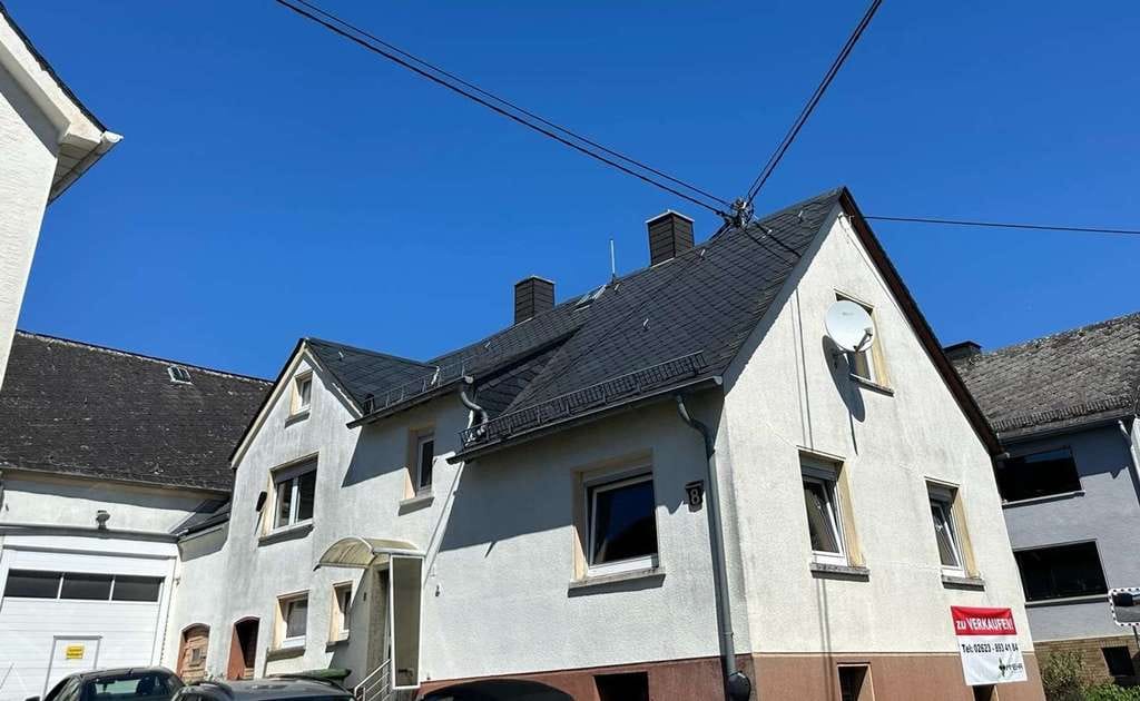 Immobilie in Stahlhofen am Wiesensee - Ein- bis Mehrfamilienhaus dazu eine Scheune im Stahlhofen mit Seeblick - Bild 0