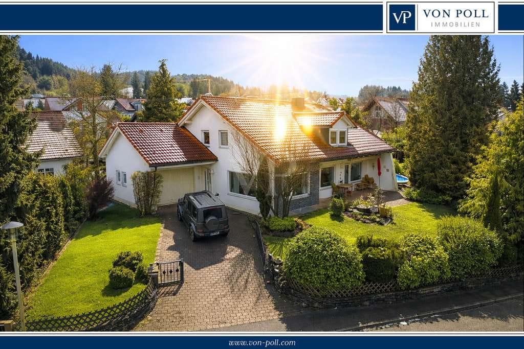 Immobilie in Haldenwang - Ein Familienhaus, das Großzügigkeit und Atmosphäre verbindet - Bild 0