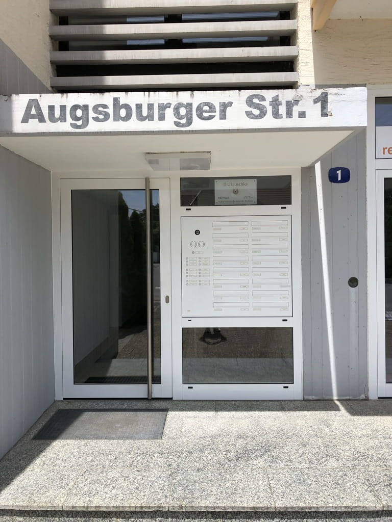 Immobilie in Stadtbergen - Helle 2,5 ZKB in Leitershofen mit großem Balkon und Einzelgarage - Bild 3