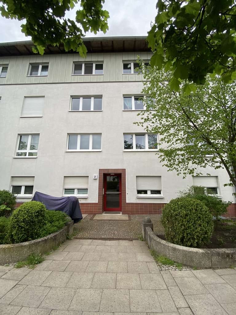 Immobilie in Teltow - Vermietete 3 Zimmer Wohnung mit Gartenanteil und Tiefgaragenplatz - Bild 2