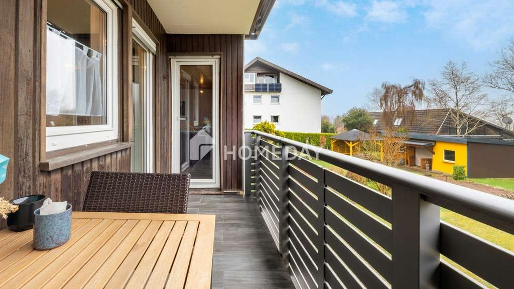 Immobilie in Furtwangen im Schwarzwald - Diesen Sommer bezugsfrei!
3-Zimmer-Wohnung im Grünen mit Süd-Loggia und Stellplatz  - Bild 0