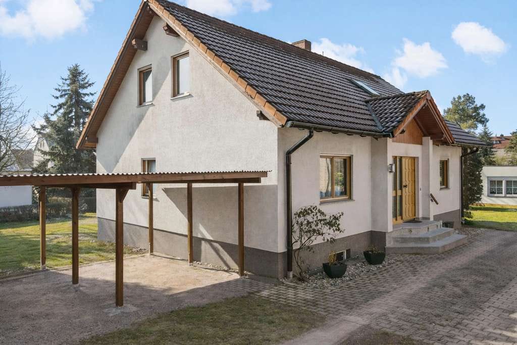 Immobilie in Salzatal - Ein Haus, viele Möglichkeiten – Familienidyll mit Einliegerwohnung in Lieskau - Bild 1