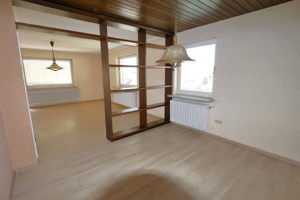 Immobilie in Rödental - Hier lässt es sich gut leben. Geräumiges EFH mit Garten in Rödental - Einberg - Bild 3