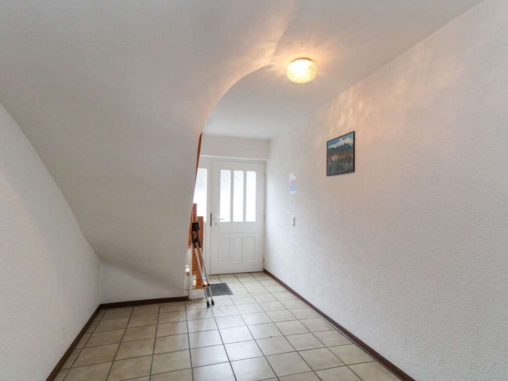 Immobilie in Bad Hersfeld - Gepflegtes Dreifamilienhaus in beliebter Lage von Bad Hersfeld - Kapitalanlage oder Eigennutzung - Bild 2