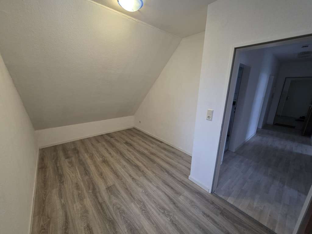Immobilie in Wiesmoor - Wohnen lassen, Zukunft gestalten – vermietete OG‑Wohnung mit Maisonette‑Option - Bild 3