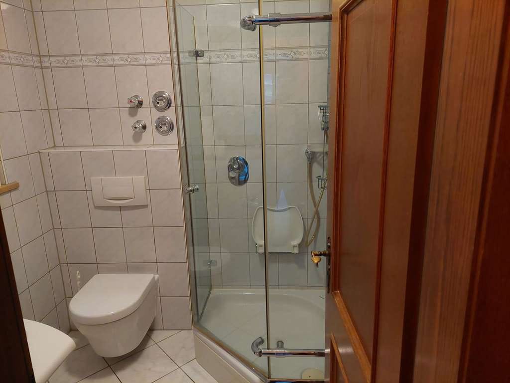 Immobilie in Herrsching am Ammersee - Ruhig gelegene 2-Zi - Souterrain-Wohnung
Schöne Terrasse - Wohnen im Herzen von Herrsching a. Am... - Bild 2
