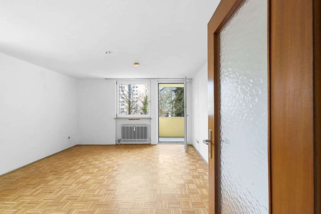 Immobilie in Neuburg an der Donau - Charmante 1 Zimmer Wohnung mit Potenzial, Aufzug und Stellplatz in Neuburg an der Donau - Bild 2