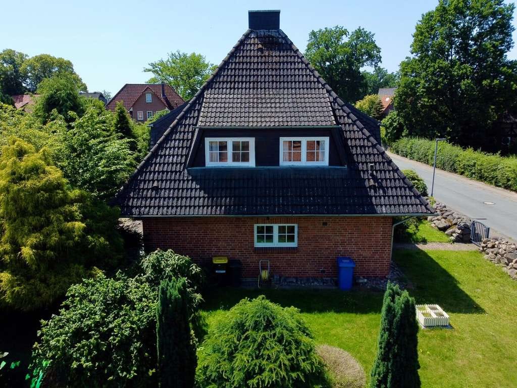 Immobilie in Garlstorf - Haus auf sonnigem Grundstück in 
Garlstorf - für den Käufer provisionfrei! - Bild 1