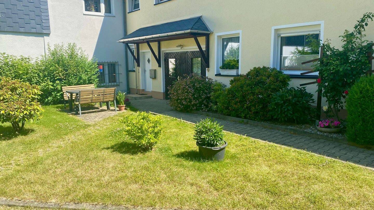 Immobilie in Oederan - Sommer, Sonne, Pool, Solar (und Mieteinnahmen!) - Bild 3