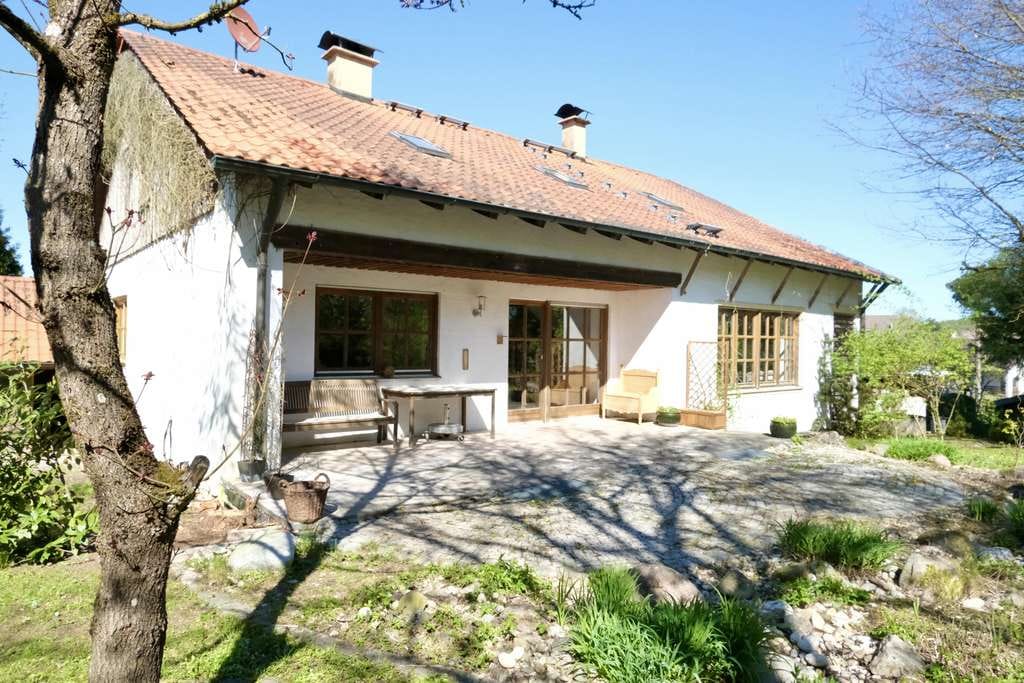 Immobilie in Kaisheim - Ein Haus mit Charakter und großem Entwicklungspotenzial in Kaisheim - Bild 0