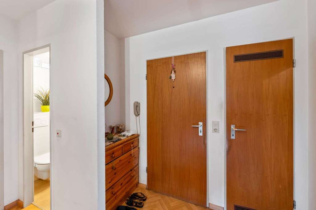 Immobilie in Denzlingen - Großzügige 3-Zimmer-Wohnung mit Südbalkon, modernisiertem Bad, langfristig Mietverhältnis & Garage - Bild 5