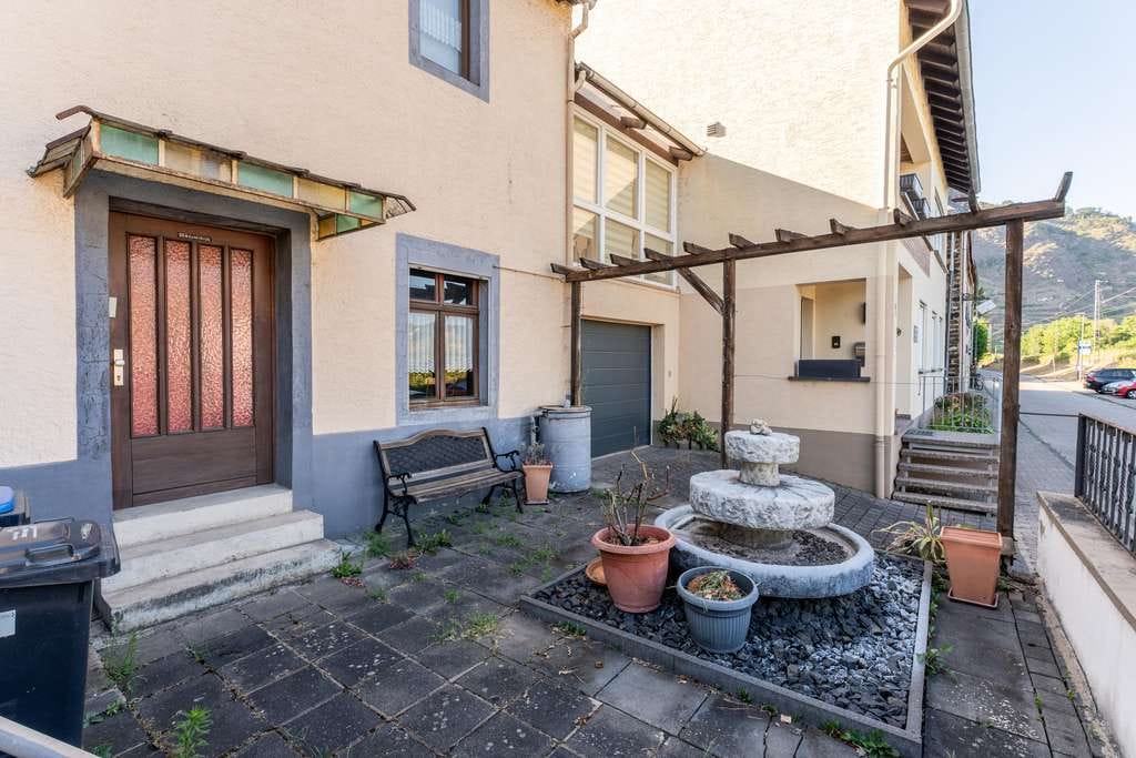 Immobilie in Kobern-Gondorf - Einfamilienhaus mit Einliegerwohnung
in Kobern-Gondorf zu verkaufen - Bild 2