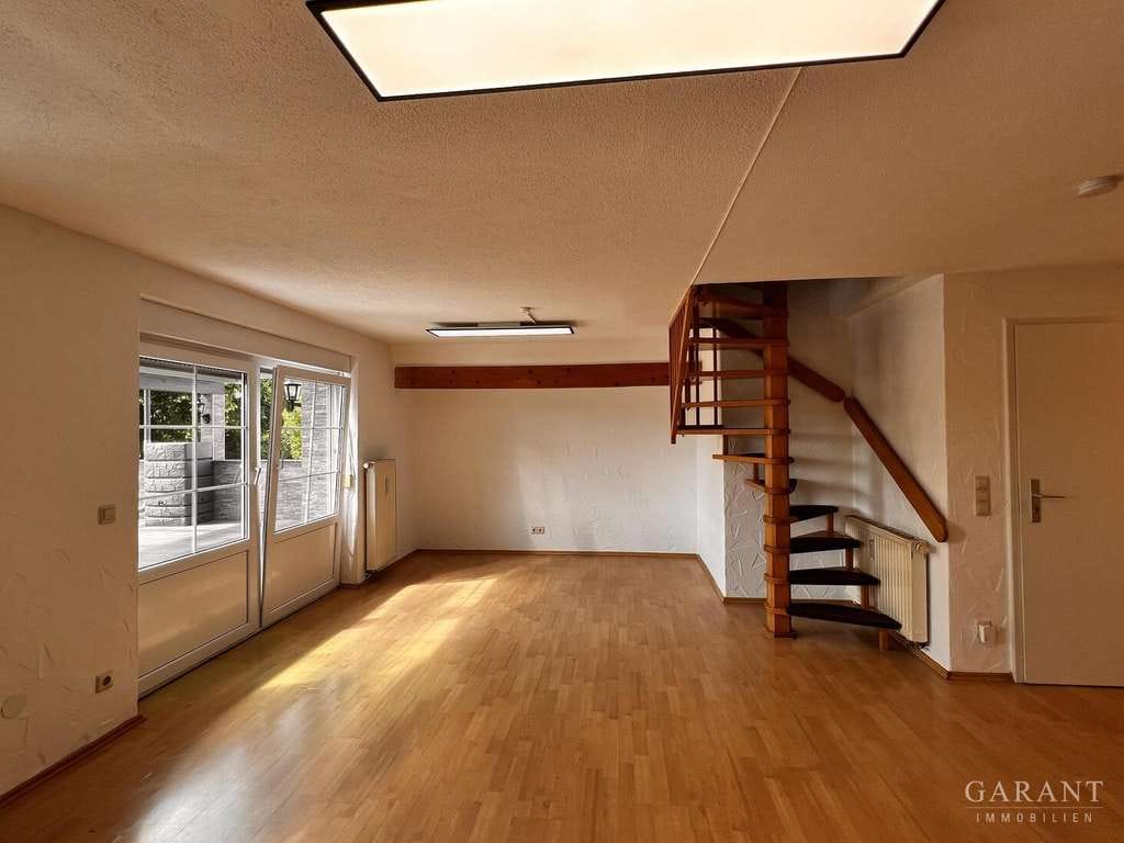 Immobilie in Haigerloch - 7 Zimmer-Wohnung auf zwei Etagen mit zwei Balkonen und zwei Stellplätzen - Bild 2
