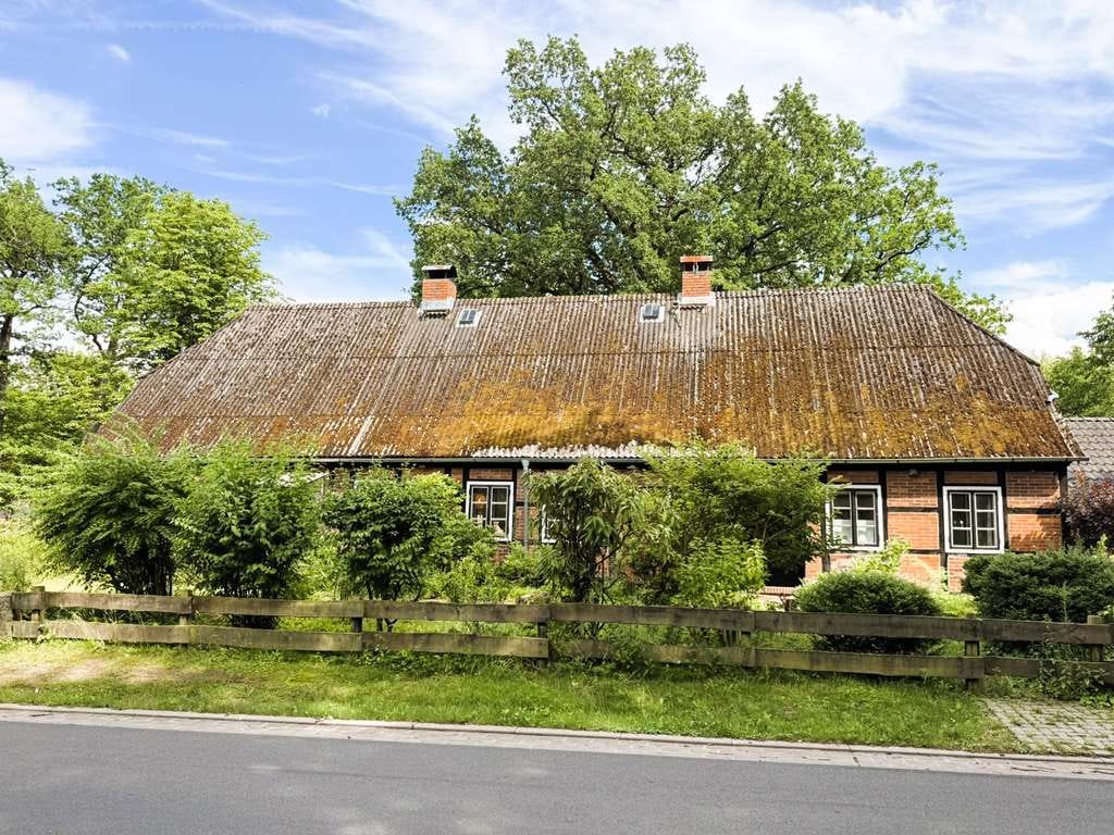 Immobilie in Bienenbüttel - Bezauberndes Fachwerkhaus mit Geschichte und traumhaften Grundstück in Bienenbüttel-Rieste! - Bild 2