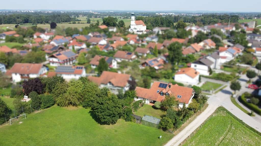 Immobilie in Polling - Natur. Ruhe. Weite. – Großzügiges Zweifamilienhaus mit vielseitigem Potenzial und traumhaftem Garten - Bild 1