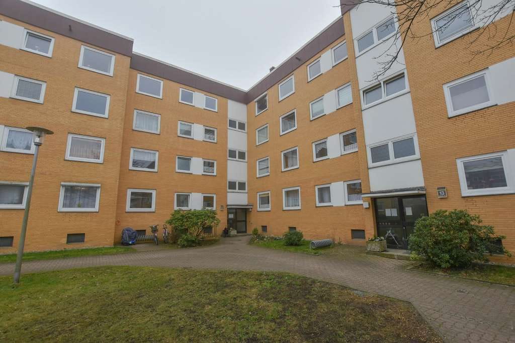 Immobilie in Isernhagen - KUNZE: gut geschnittene Wohnung mit großem Wohnzimmer und Balkon in Altwarmbüchen - Bild 0