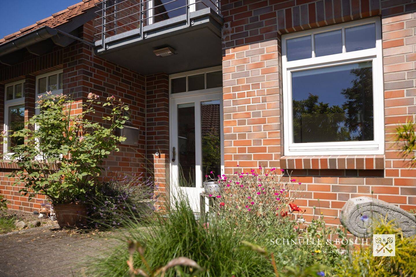 Immobilie in Fredenbeck - Wunderschönes Architektenhaus in Fredenbeck mit Doppelgarage - Bild 1