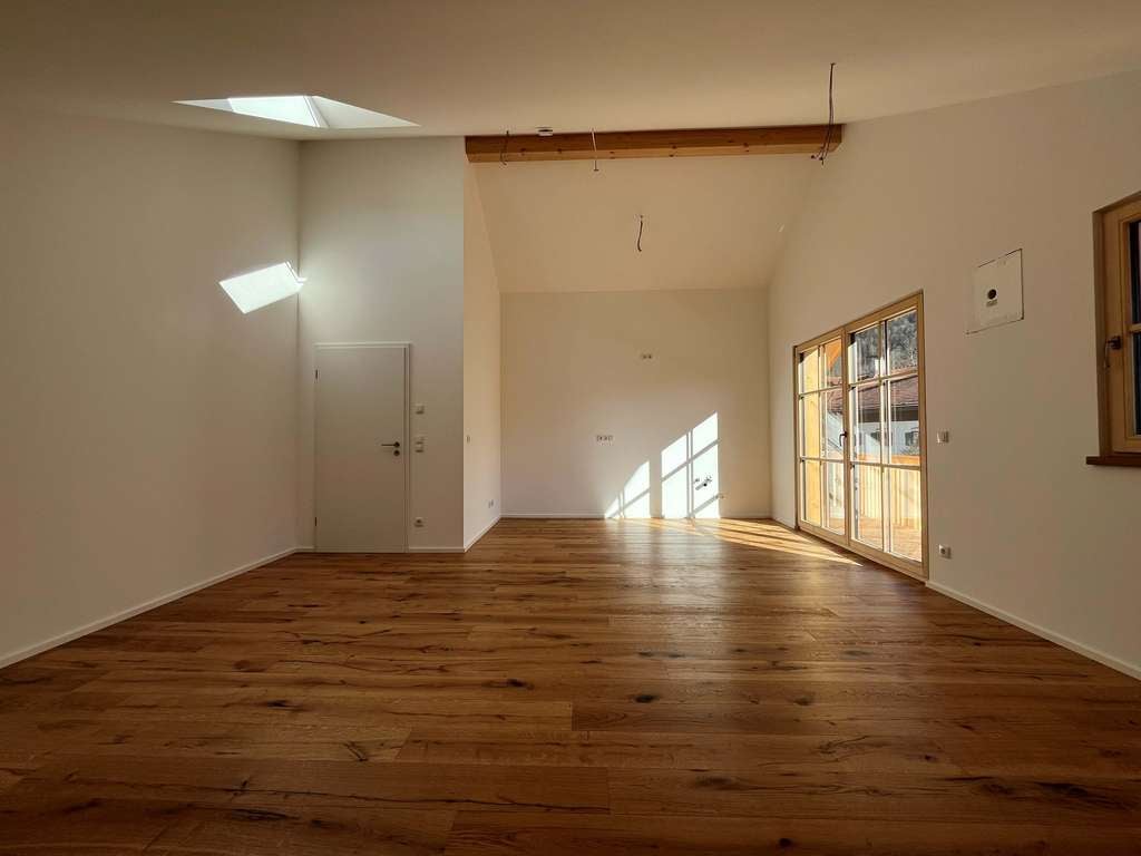 Immobilie in Marquartstein - Großzügige Dachgeschoss-Neubauwohnung in Marquartstein | Erstbezug! - Bild 1