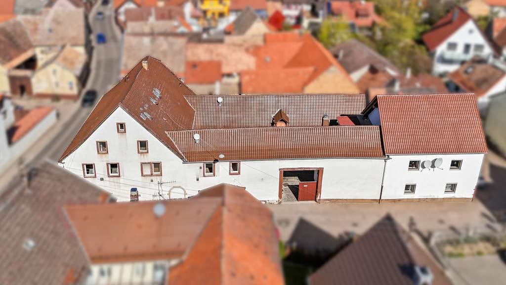 Immobilie in Kallstadt - 2 Häuser auf gemeinsamen 4-Seitenhof - Bild 0