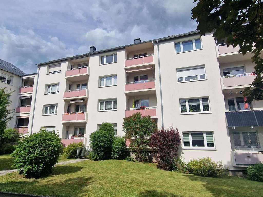 Immobilie in Hof - 2-Zimmer-Eigentumswohnung mit Balkon in gepflegter Wohnanlage zu verkaufen! - Bild 0