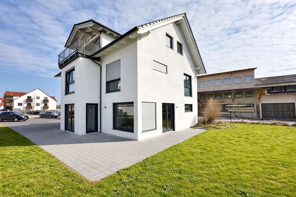 Immobilie in Ottobeuren - Kapitalanlage mit Perspektive – Modernes EFH mit Einliegerwohnung & gesicherten Mieteinnahmen - Bild 1