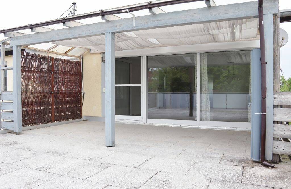 Immobilie in Germaringen - Schöne, leerstehende 2 - Zimmer - Wohnung mit großer Süd - Dachloggia, Garage u. Stellplatz u. Küche - Bild 4