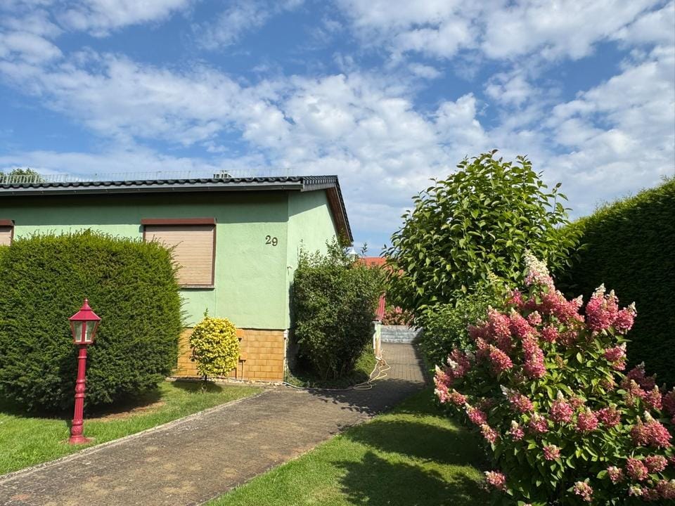 Immobilie in Eggesin - EFH mit viel Nebengelass, Garage, Carport, sehr gepflegter Garten in einer ruhigen, waldreichen Umgebung unweit vom Stadtzentrum und dem Haffbad - Bild 0