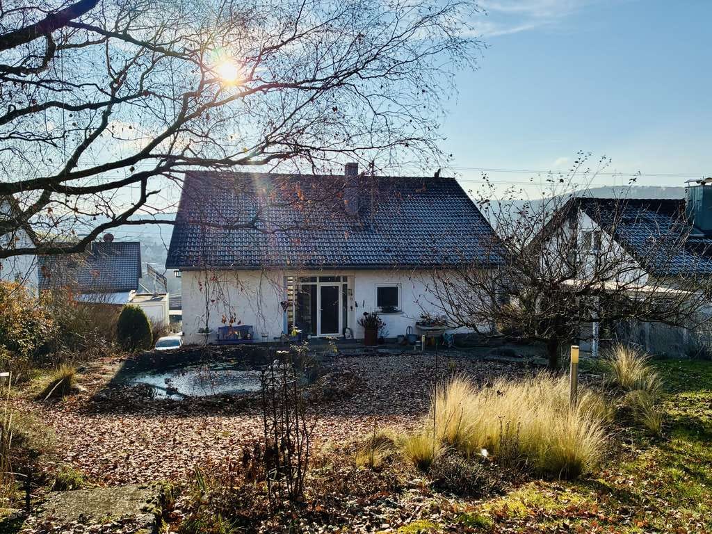 Immobilie in Lauda-Königshofen - Charmantes Einfamilienhaus mit Traumgarten am Dorfrand von Unterbalbach - Bild 0