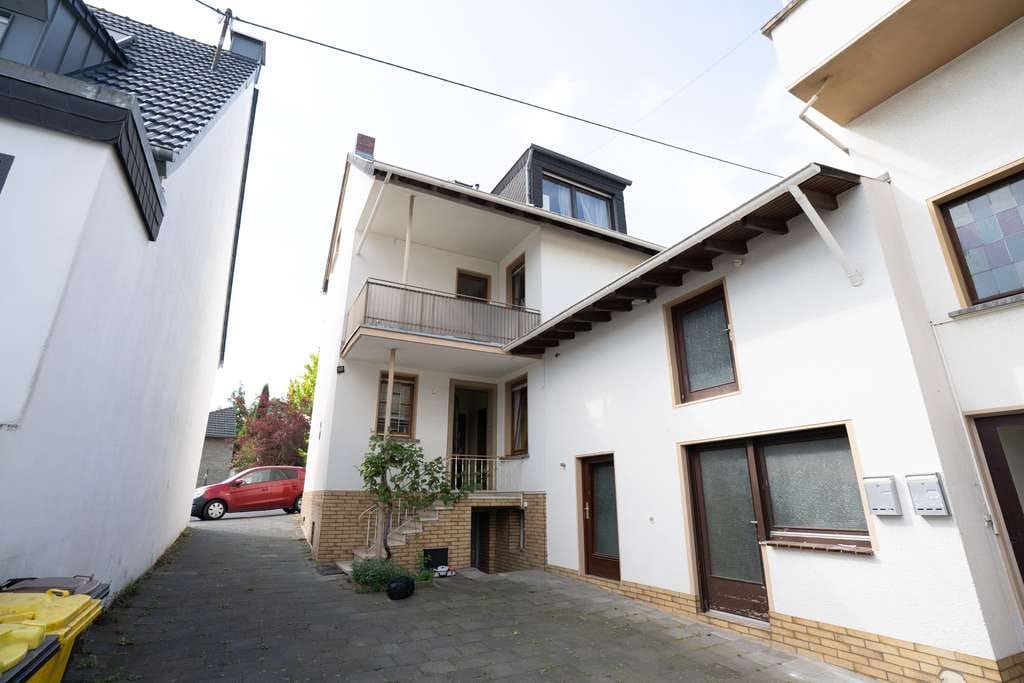 Immobilie in Grafschaft - Zwei Häuser, vier Einheiten, tausend Ideen - Mehrfamilienhaus in Lantershofen zu verkaufen - Bild 1