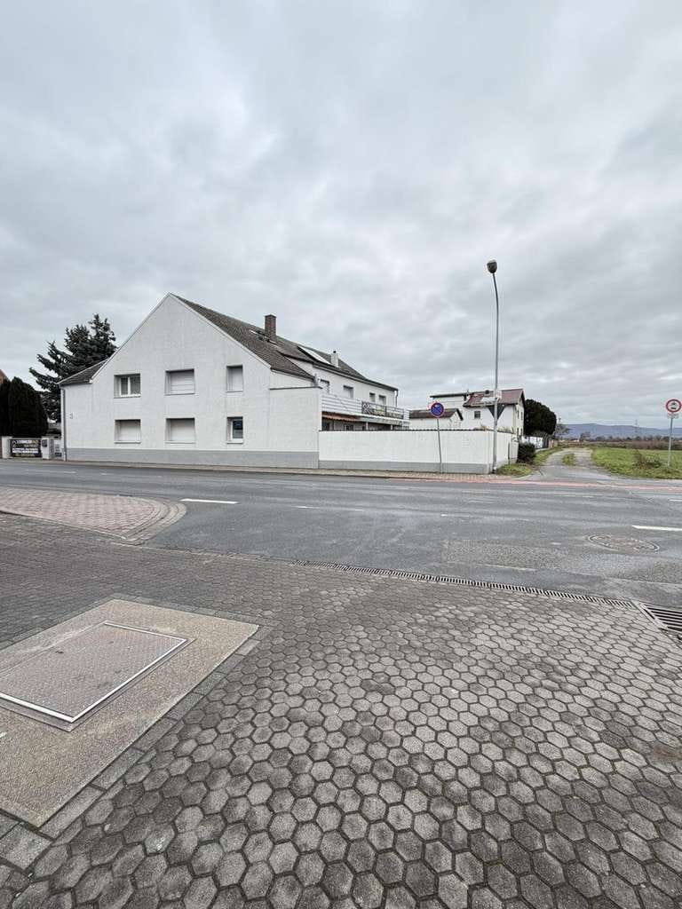 Immobilie in Pfungstadt - 1-2 Familienhaus mit ca.300 m² Wfl.auf großzügigem 1.050-m²-Grundstück-ideal für Wohnen und Arbeiten - Bild 0