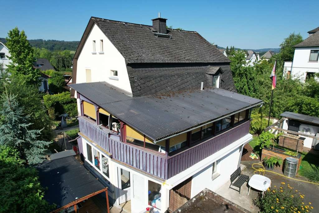 Immobilie in Ehringshausen - Zwei Häuser – viele Möglichkeiten - provisionsfrei - Bild 2