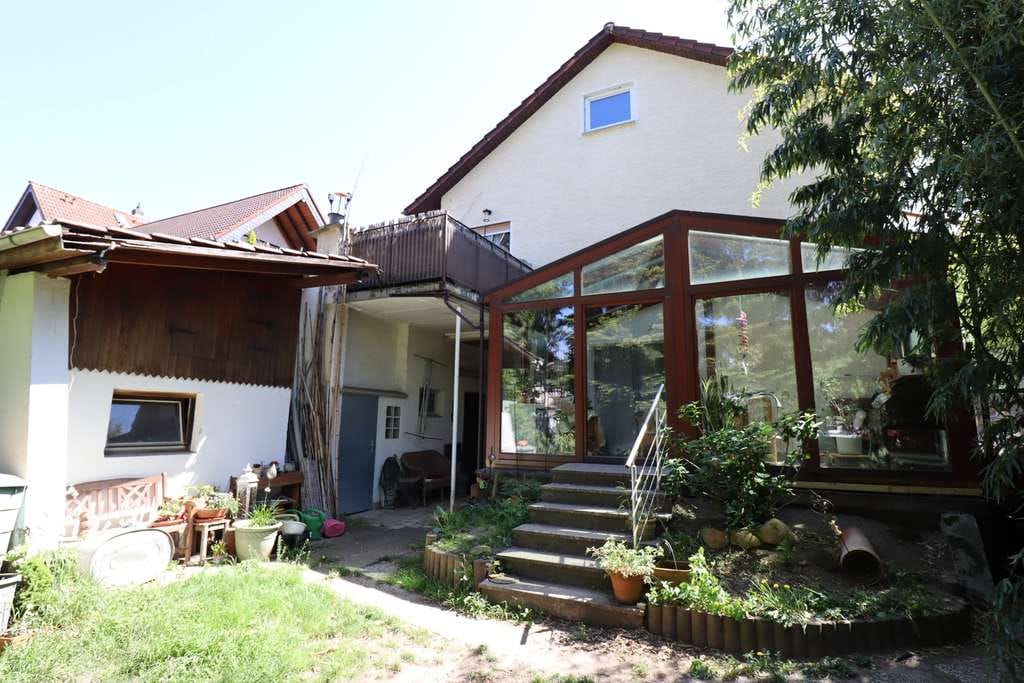Immobilie in Nauheim - ***Raumwunder: Charmantes Zweifamilienhaus mit zusätzlicher Einliegerwohnung*** - Bild 2
