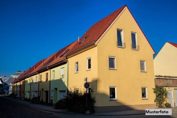 Immobilie in Wendeburg - 2-Familienhaus mit Garage in familienfreundlicher Wohnlage - Bild 0
