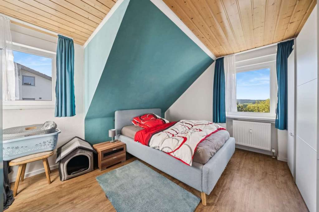 Immobilie in Mistelgau - Charmantes Dachgeschoss-Zuhause zum Verlieben – modernisiert, hell & bezugsfrei - Bild 4