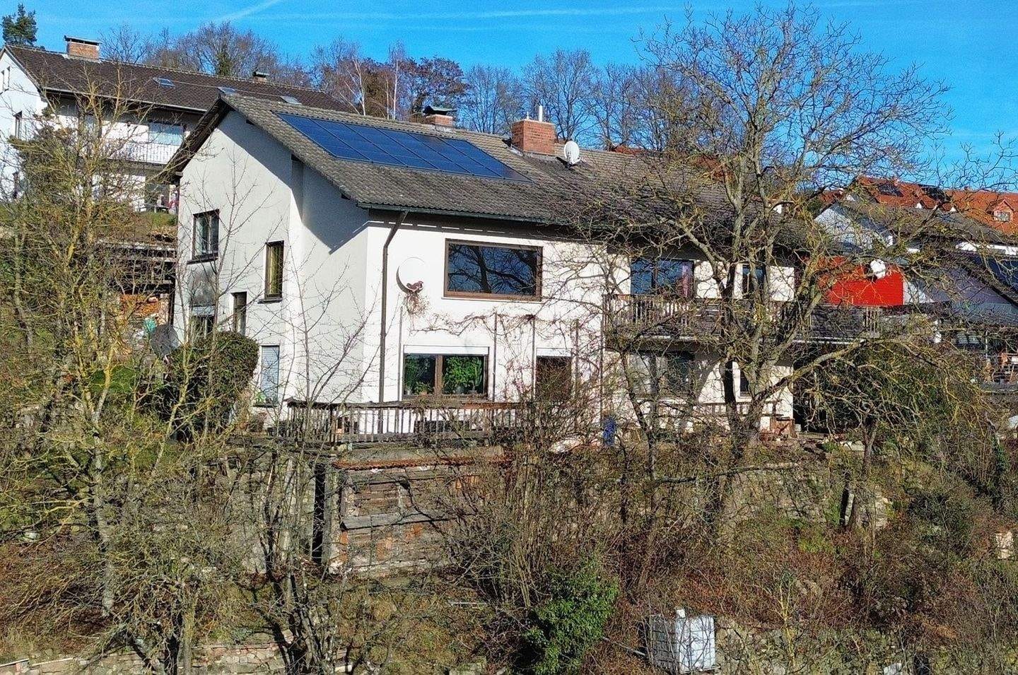 Immobilie in Ebelsbach - Charmantes, großzügiges und lichtdurchflutetes Traumhaus mit imposanten Weitblick und Einliegerwohnung - Bild 0