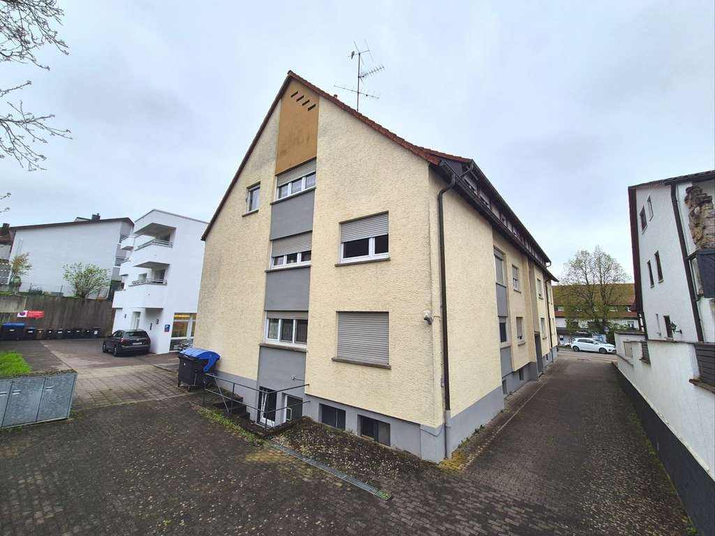 Immobilie in Denkendorf - Helle 3,5-Zi.-Dachgeschosswohnung mit viel Platz & Stellplatz in Denkendorf - Bild 1