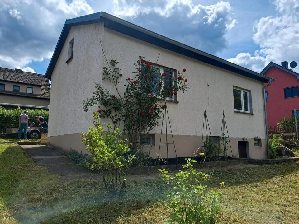 Immobilie in Unterwellenborn - Entwicklungsobjekt mit Weitblick – Einfamilienhaus auf 1.040 m² in Kamsdorf bei Saalfeld - Bild 0