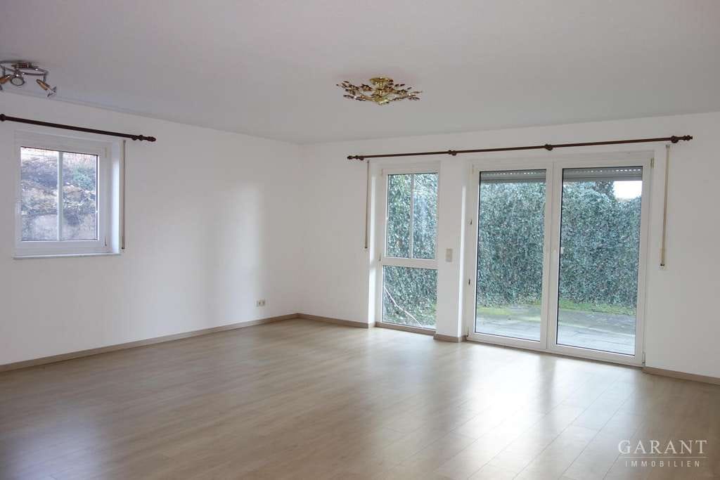 Immobilie in Niedereschach - Erdgeschoss-Wohnung mit netter Terrasse! - Bild 0