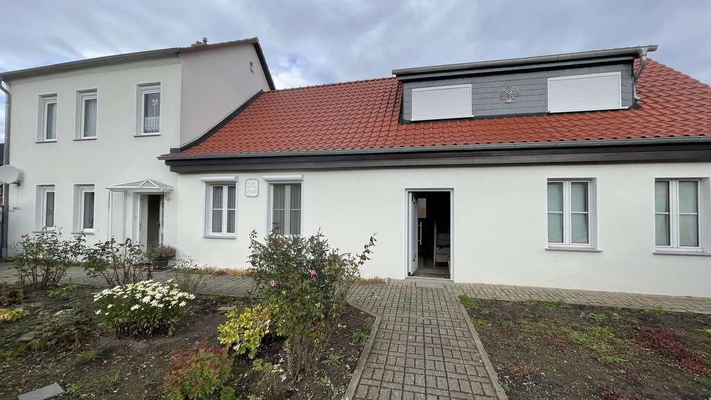 Immobilie in Egeln - Wohnhaus mit Ausbaureserve - Bild 1
