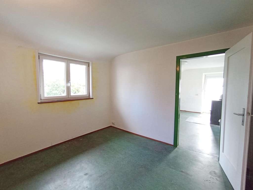 Immobilie in Brackenheim - Energetisch saniertes Haus mit Garten und Garage - Bild 4