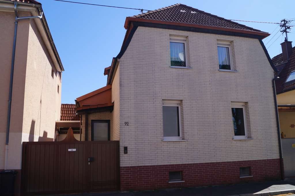 Immobilie in Ludwigshafen am Rhein - Handwerker aufgepasst! Einfamilienhaus mit Potential in Ludwigshafen-Oppau/Bieterverfahren ab 200000 - Bild 0