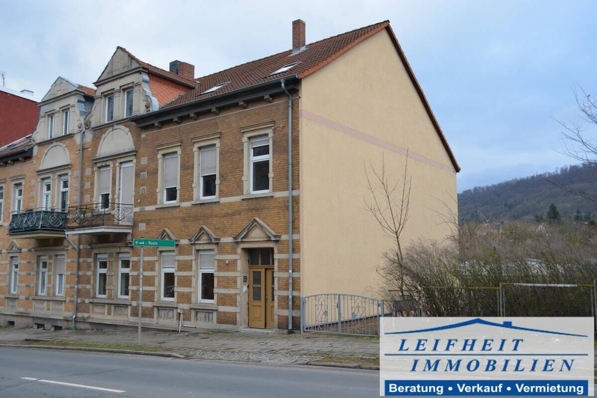 Immobilie in Sondershausen - Mehrfamilienhaus mit drei Wohneinheiten, Photovoltaikanlage, Garten und Stellplätzen - Bild 1