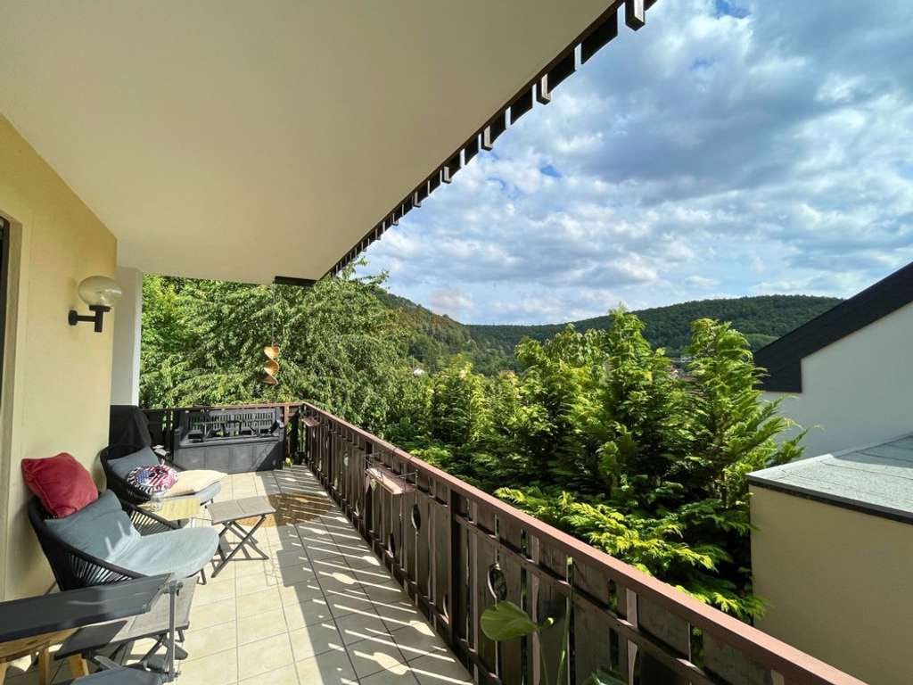 Immobilie in Bad Kissingen - geräumige 4 Zimmer Eigentumswohnung mit Balkon und Garage - Bild 0