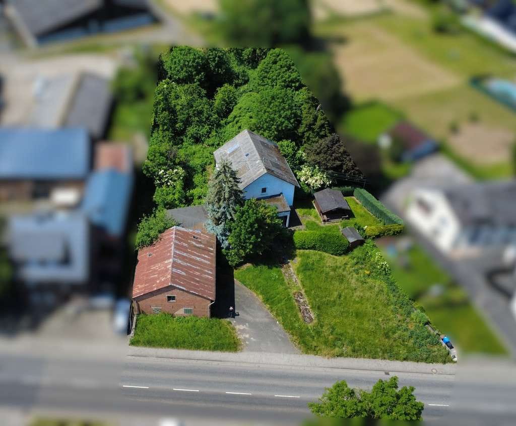 Immobilie in Elbtal - Zweifamilienhaus mit Scheune und großem Grundstück - verwirklichen sie ihre eigenen Träume - Bild 0