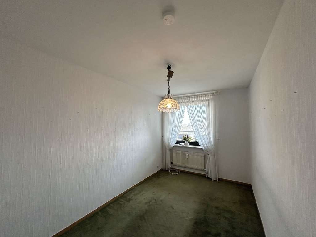 Immobilie in Rheine - Inklusive Ausblick über Rheine!
Sanierungsbedürftige 3-Zimmer-Etagenwohnung im Stadtteil Dutum - Bild 3