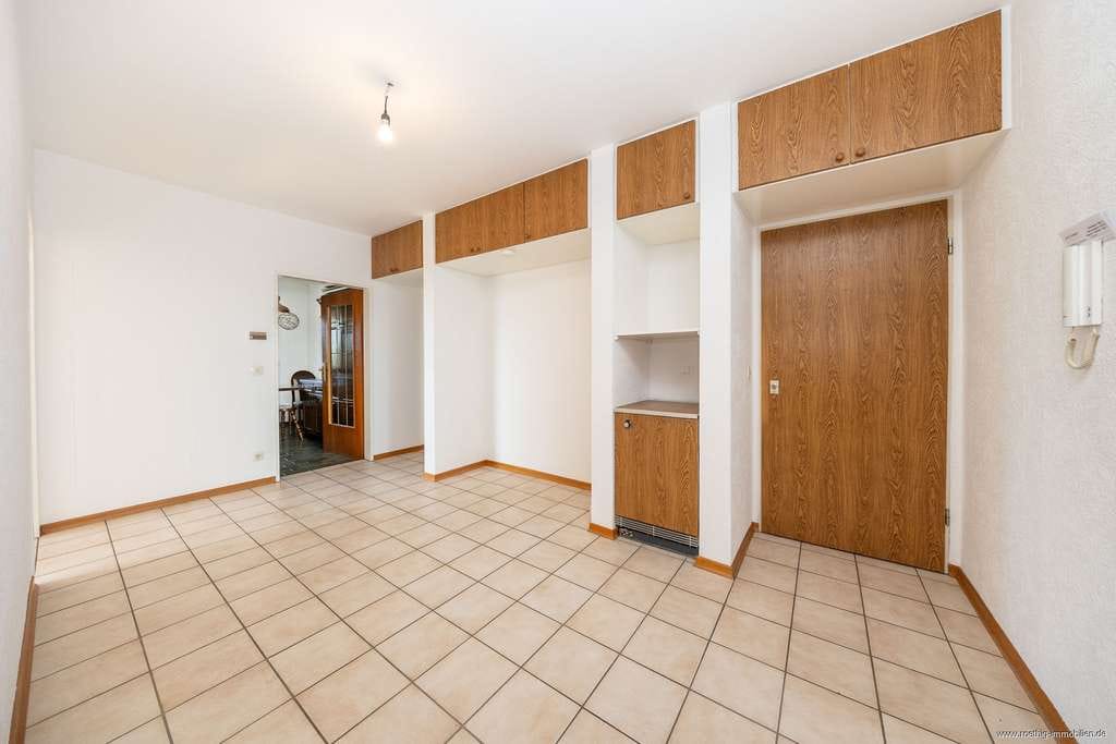 Immobilie in Planegg - Großzügige 4-Zimmer-Wohnung im 5. Obergeschoss mit Aufzug und Balkon in Planegg! - Bild 2