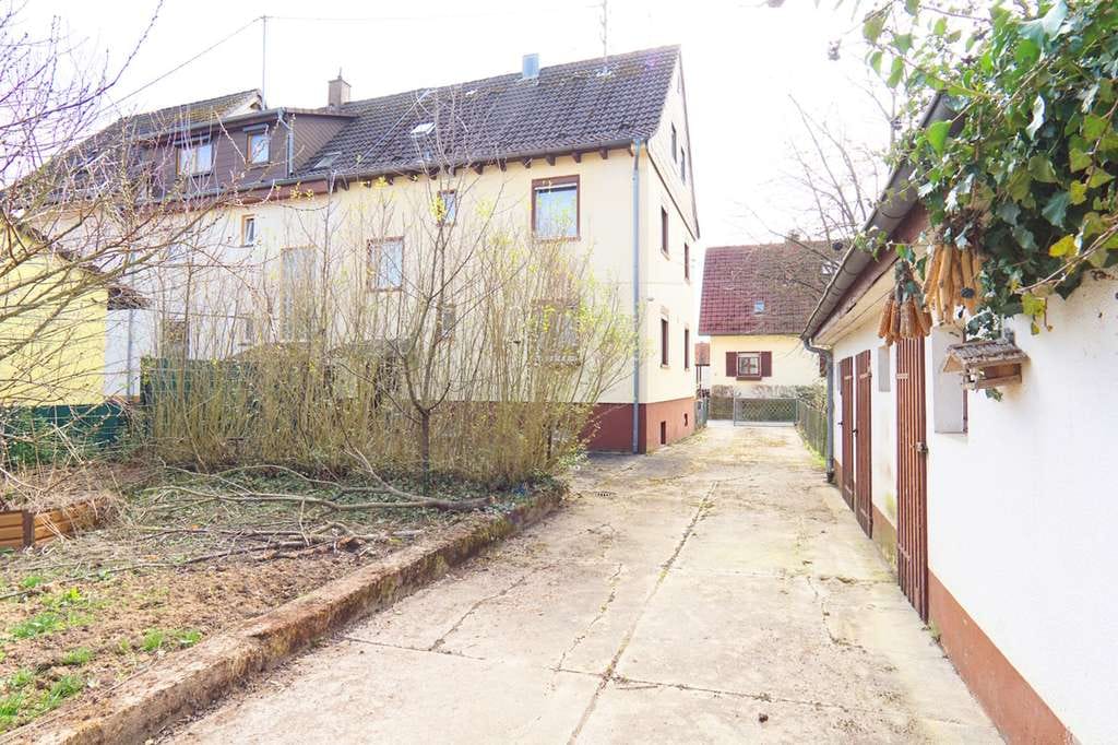 Immobilie in Lobbach - Sanierungsbedürftig, aber voller Möglichkeiten: Doppelhaushälfte für Familien - Bild 0