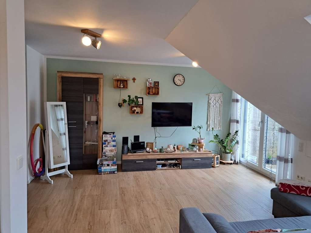 Immobilie in Langquaid - attraktive 2 Zimmer DG Wohnung  mit Blick ins Grüne - Bild 2